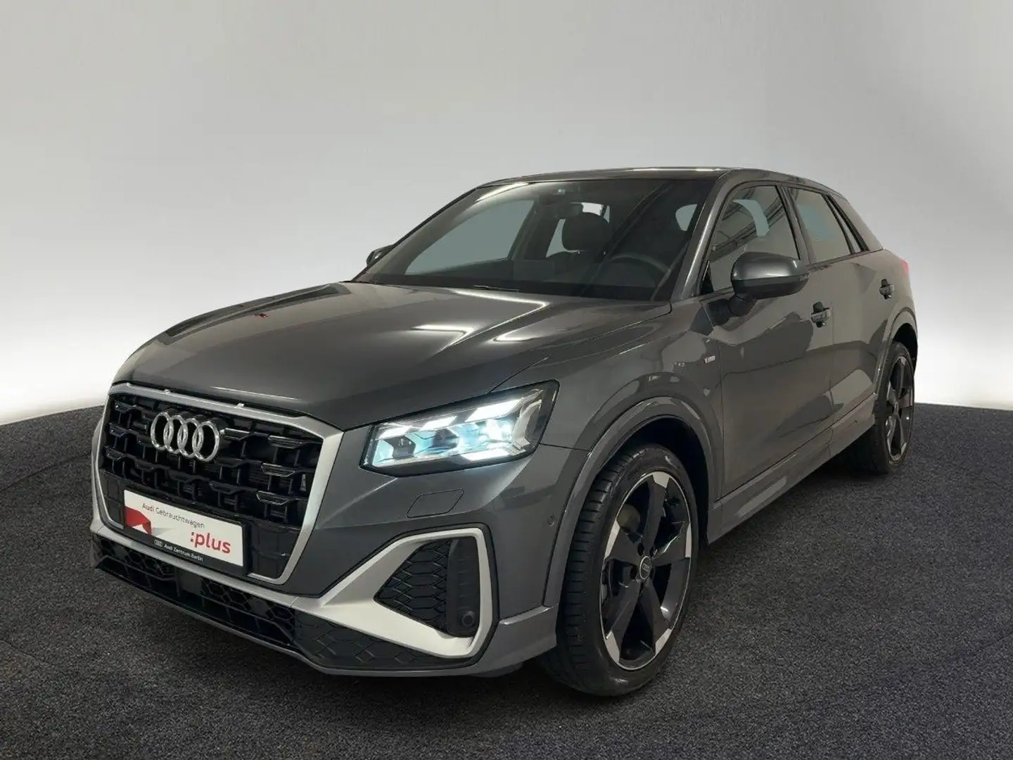 Audi Q2 S line 40 TFSI qu.S tr. RFK MATRIX NAVI PANO Grau - 2