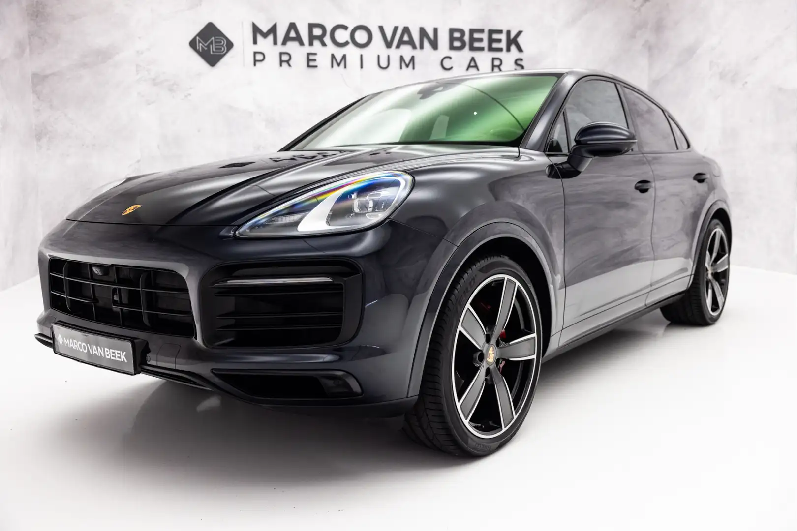 Porsche Cayenne Coupé 3.0 E-Hybrid | SportDesign | Achterassturing Bleu - 1