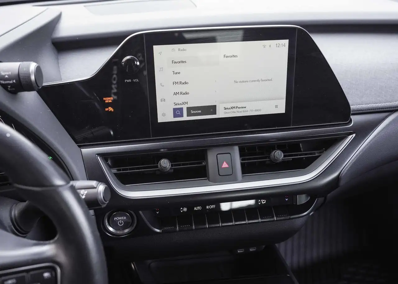 Lexus UX снимка Lexus UX