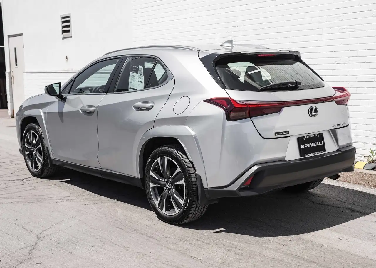 Lexus UX снимка Lexus UX