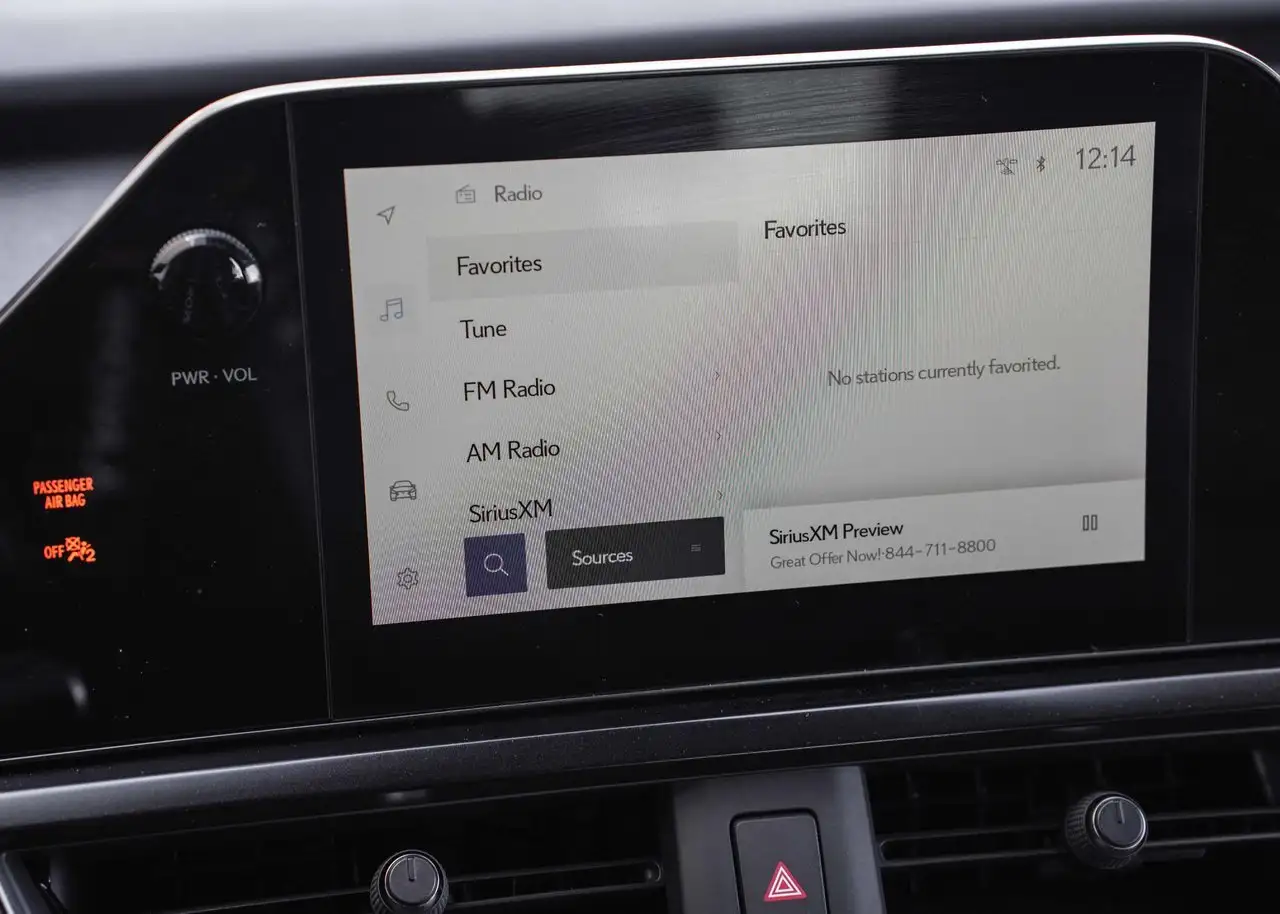 Lexus UX снимка Lexus UX