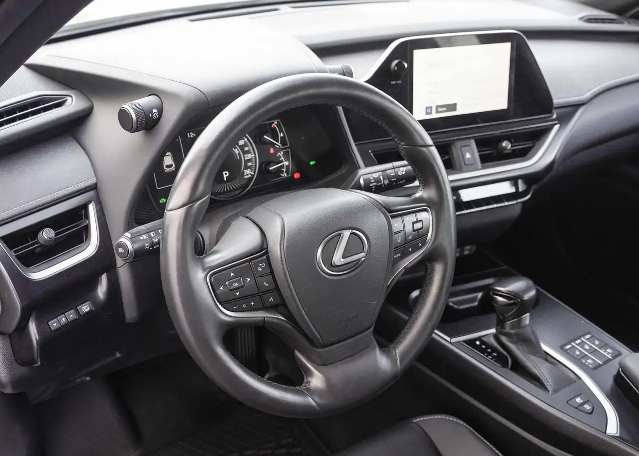 Lexus UX снимка Lexus UX