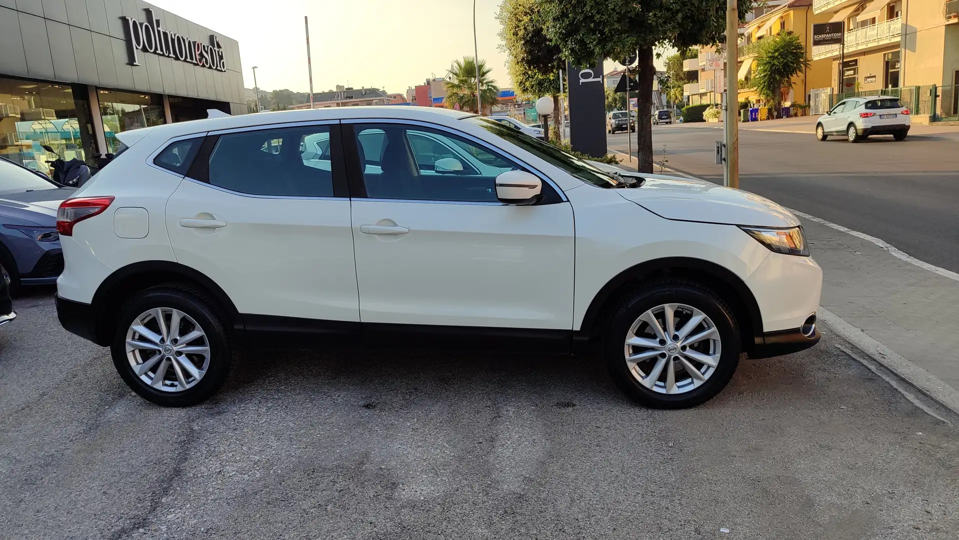 Nissan Qashqai 1.5 dci 110cv "NAVI"CAMERA"17"LED Bianco - 2