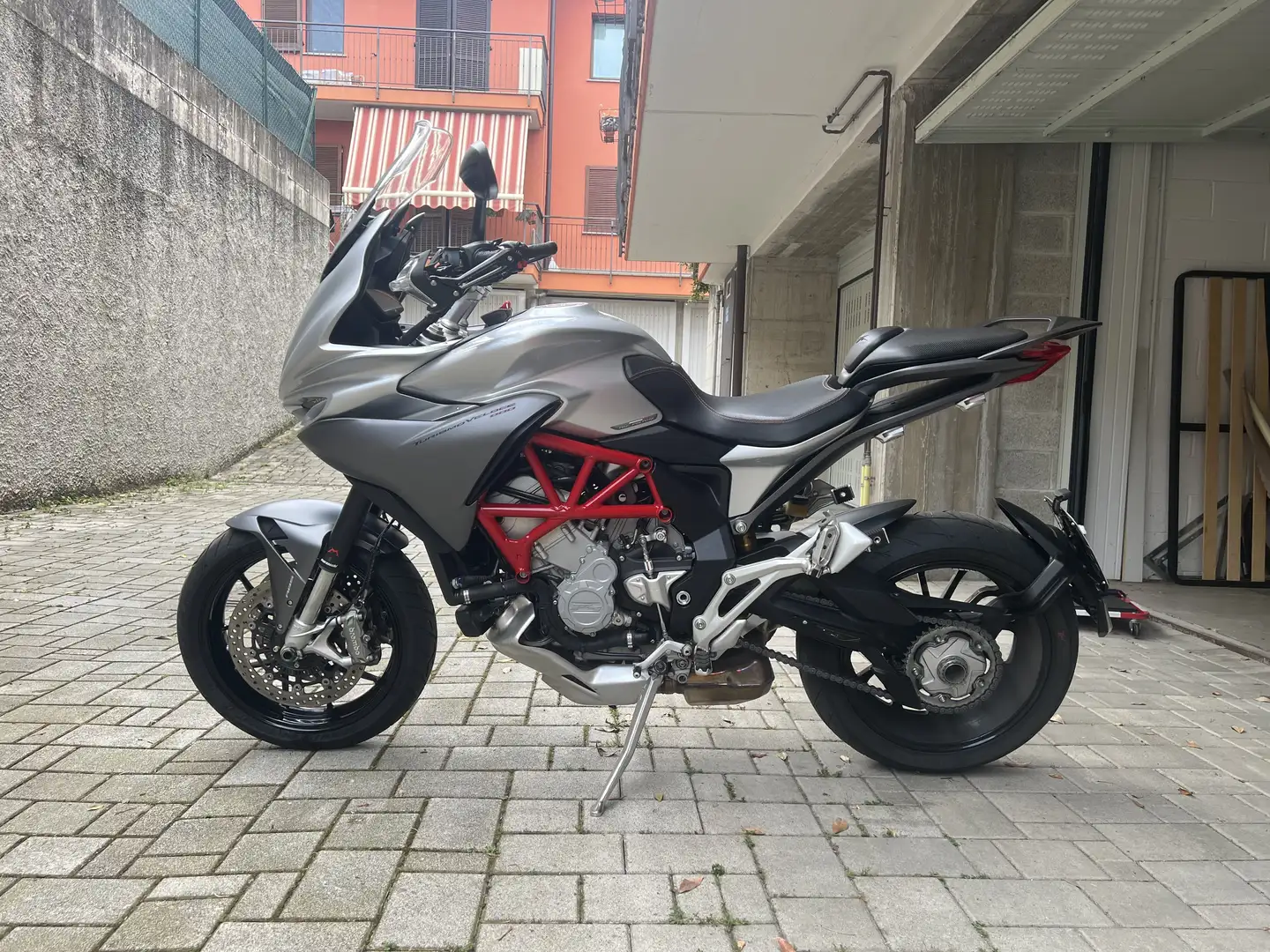 MV Agusta Turismo Veloce 800 Argent - 2