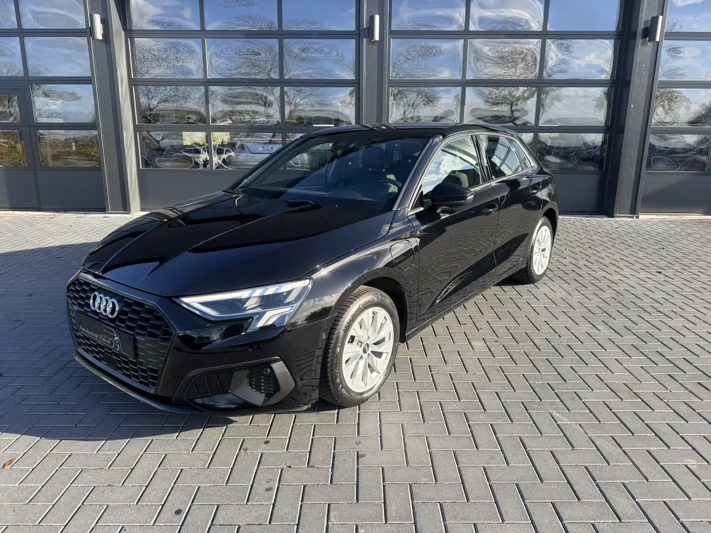 Audi A3 40 TFSI Carplay / Stoelverwaring Noir - 1