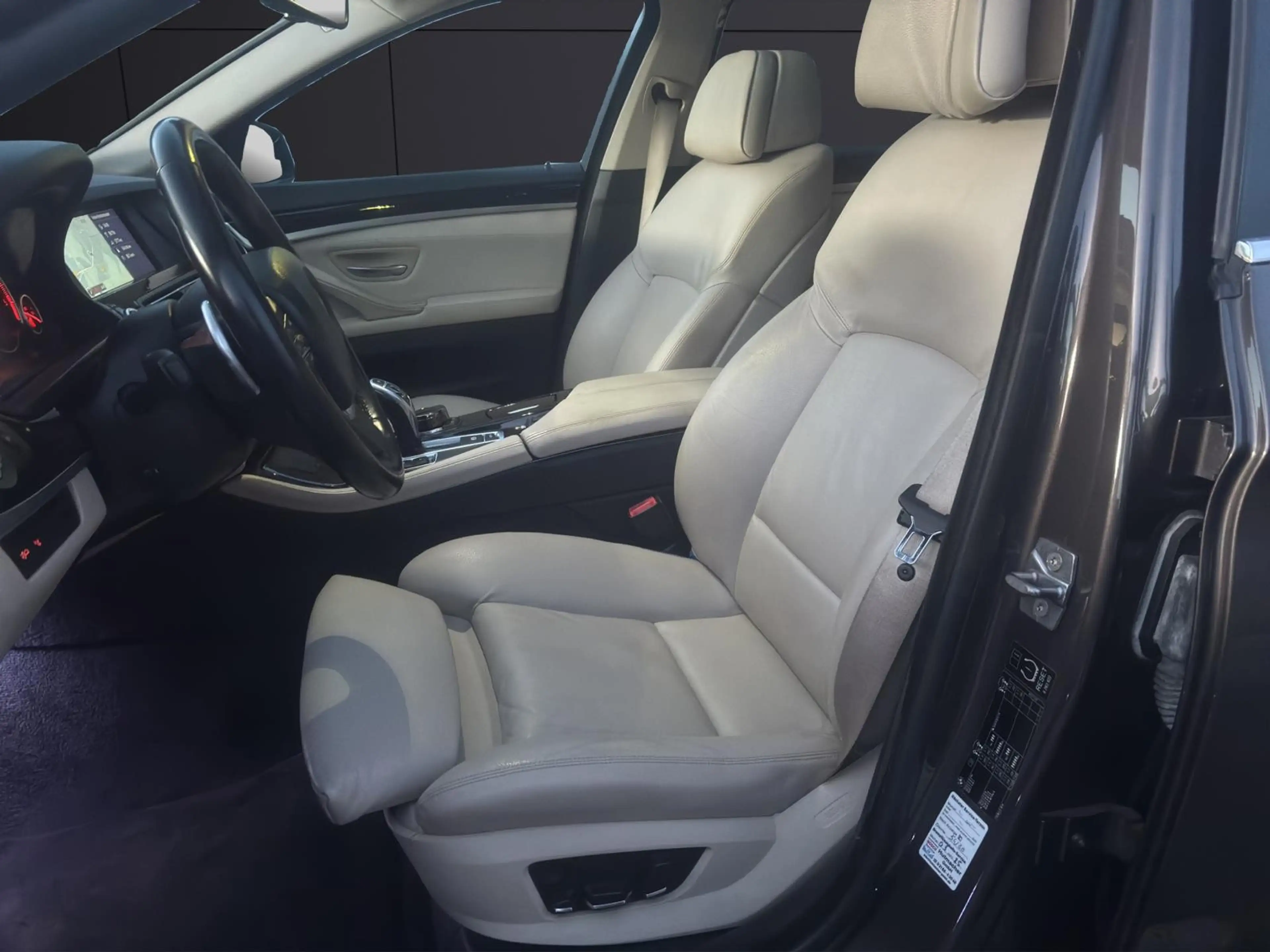 BMW 525 d *Vollausstattung*  TÜV NEU — photo 9