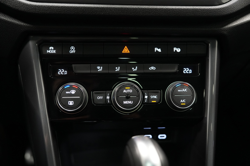 Volkswagen T-Roc 1.5 TSI 3x R-Line DSG * Pano - Virtual - Keyless - — photo 32