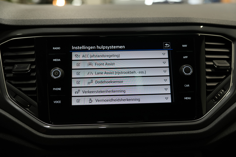 Volkswagen T-Roc 1.5 TSI 3x R-Line DSG * Pano - Virtual - Keyless - — photo 31