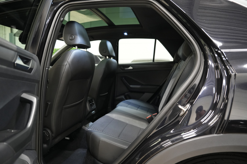 Volkswagen T-Roc 1.5 TSI 3x R-Line DSG * Pano - Virtual - Keyless - — photo 15