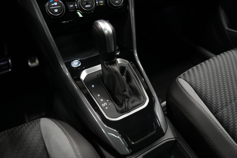 Volkswagen T-Roc 1.5 TSI 3x R-Line DSG * Pano - Virtual - Keyless - — photo 33