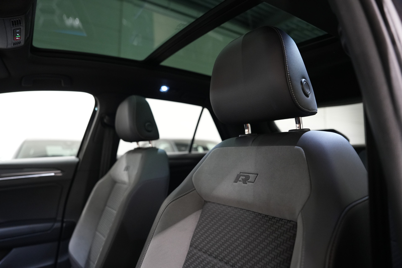 Volkswagen T-Roc 1.5 TSI 3x R-Line DSG * Pano - Virtual - Keyless - — photo 14