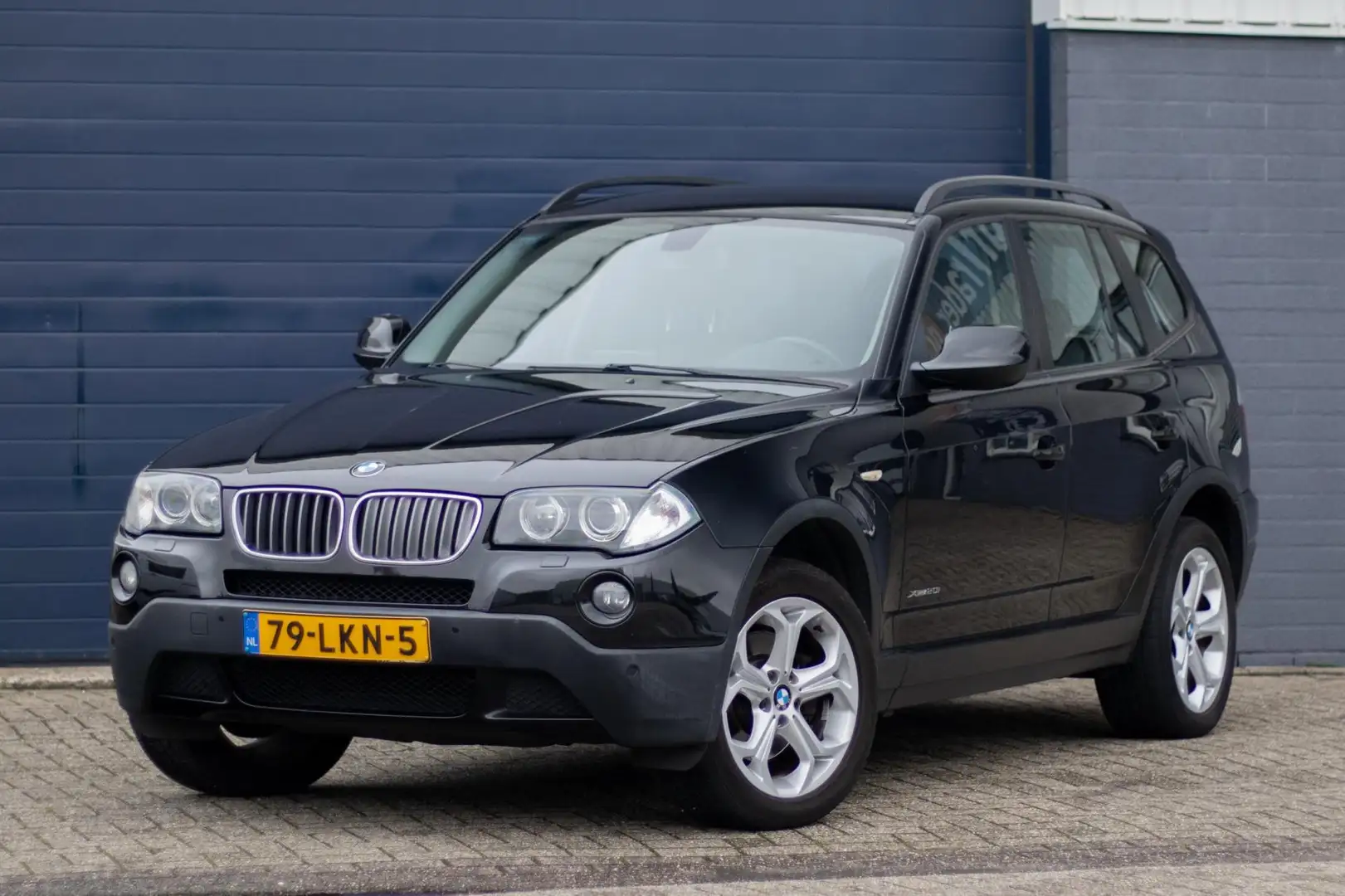 BMW X3 2.0i Leder Xenon Navigatie Zwart - 1