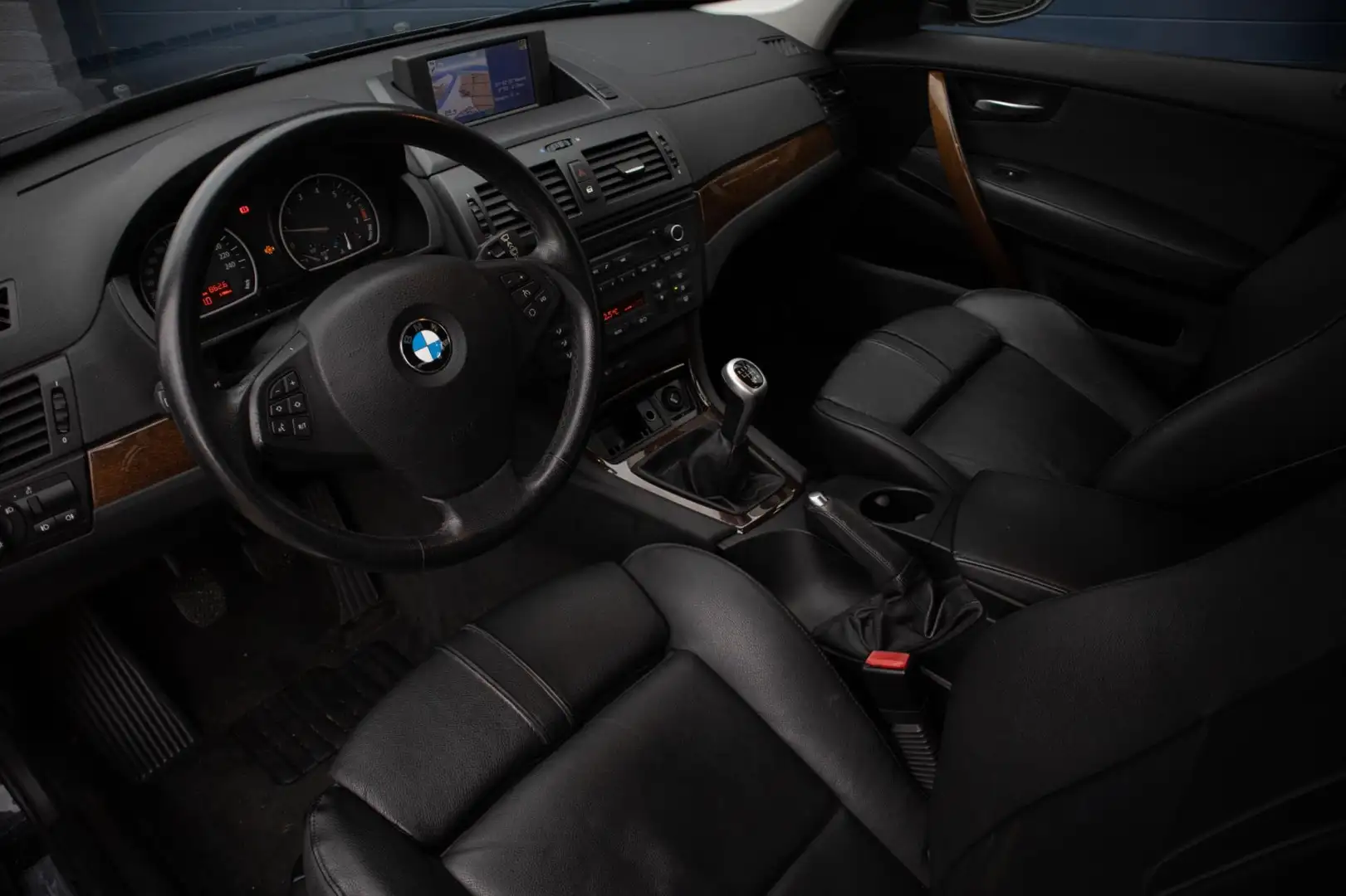 BMW X3 2.0i Leder Xenon Navigatie Zwart - 2