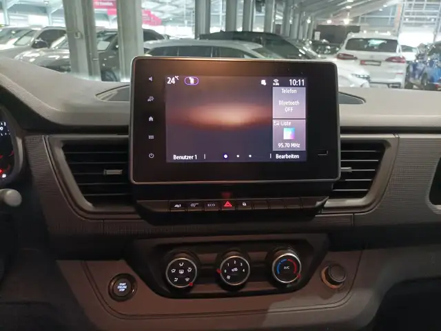 Renault Trafic view 12
