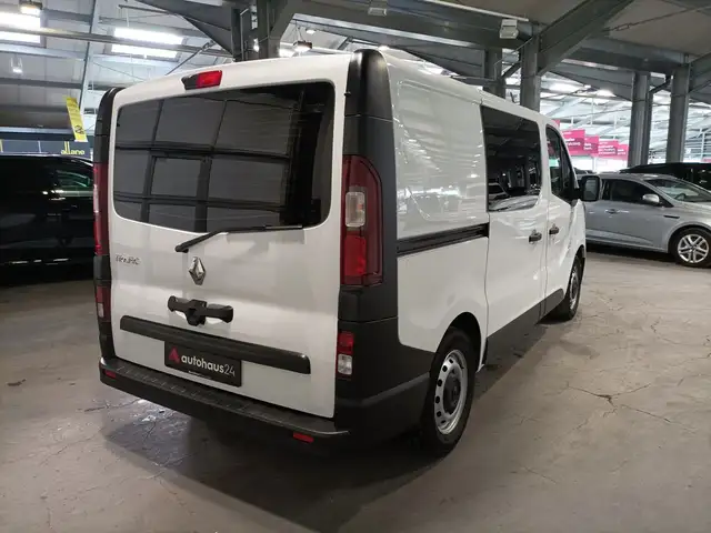Renault Trafic view 5