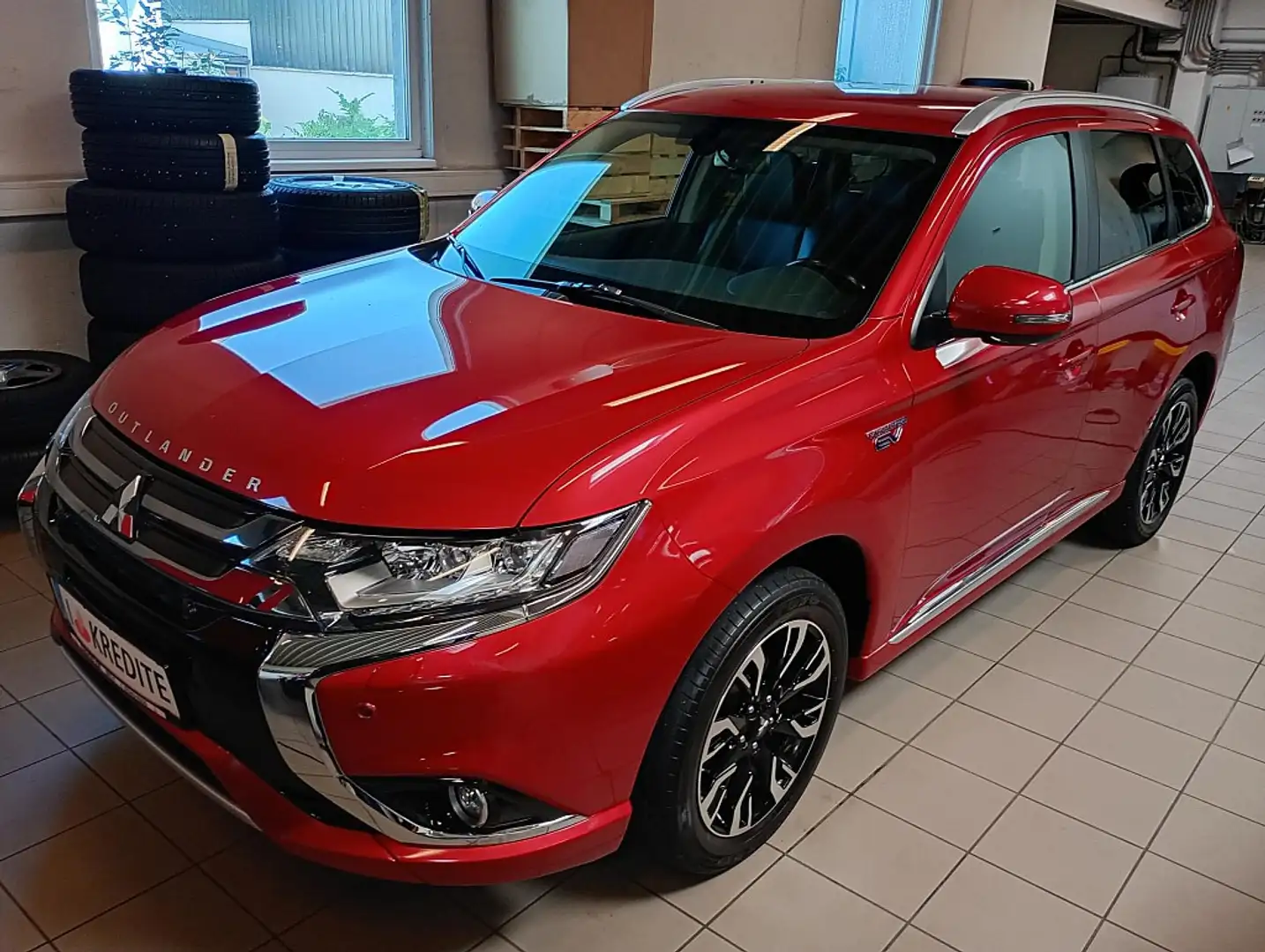 Mitsubishi Outlander 2,0 PHEV Business Edition Rosso - 1