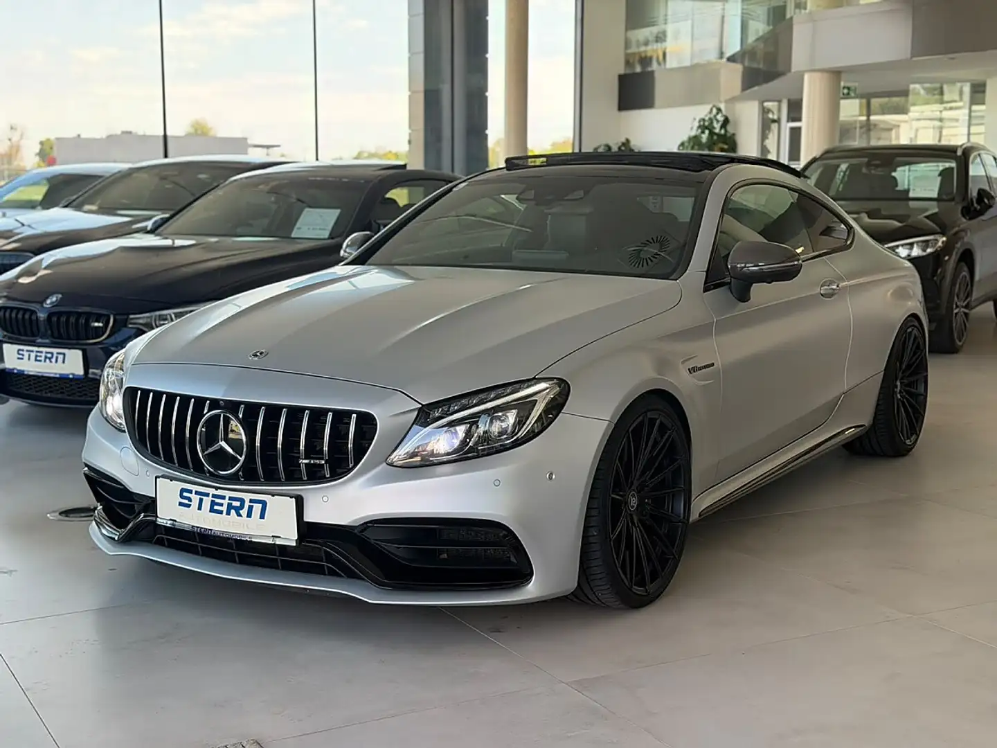 Mercedes-Benz C 63 AMG Coupe Aut. *CARBON* PANO* 360 *BURMESTER* SPORT... Silber - 1