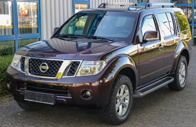 Nissan Pathfinder 2.5 dCi AUTOMATIK*7-SITZE*AHK*TEMPO*