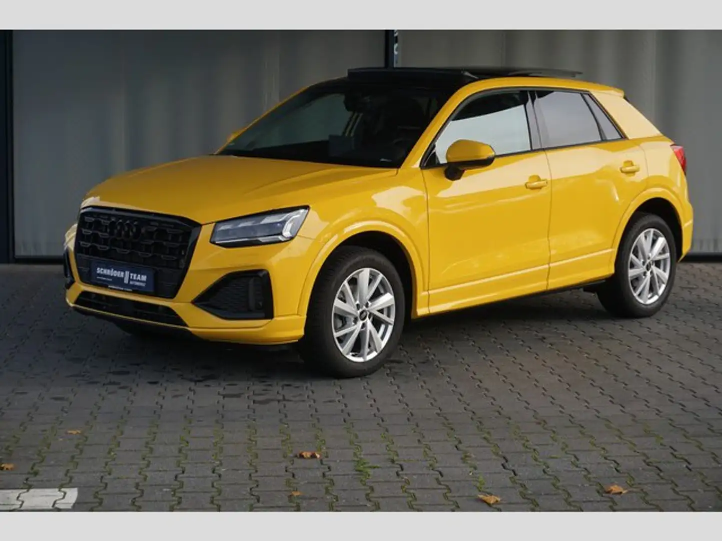 Audi Q2 35 TFSI S tronic Standheizung advanced Matrix P Grau - 1