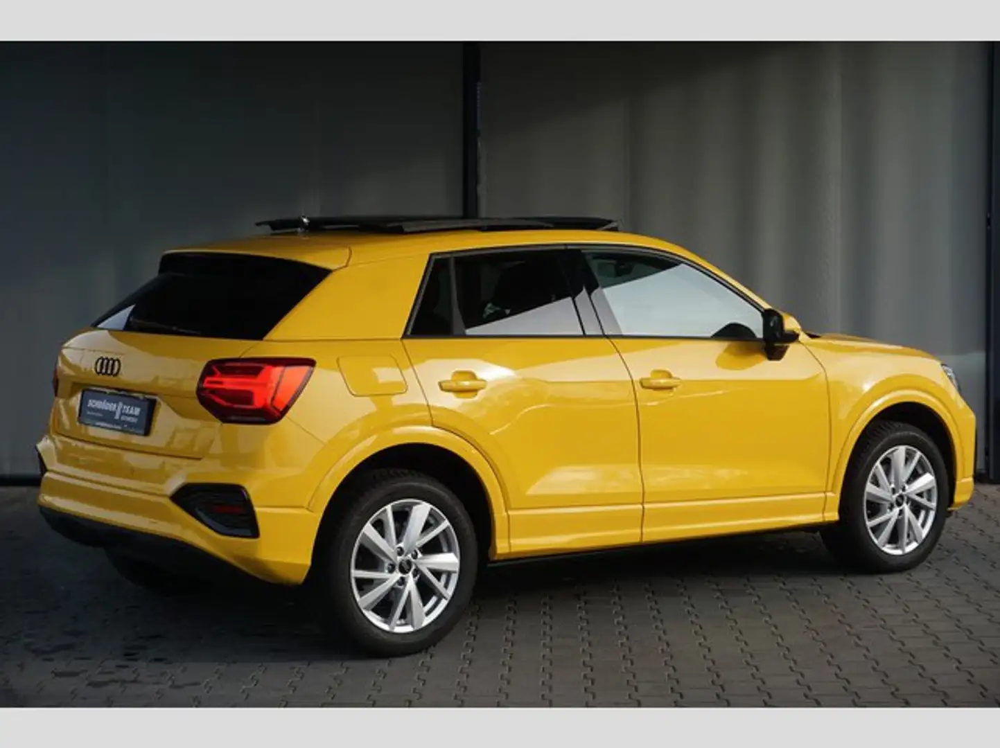 Audi Q2 35 TFSI S tronic Standheizung advanced Matrix P Grau - 2