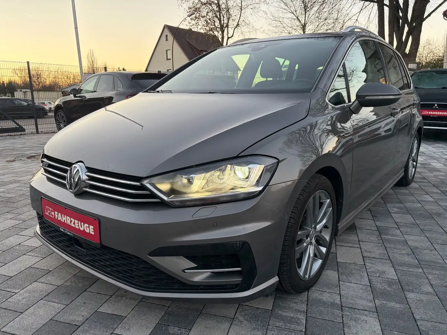 Volkswagen Golf Sportsvan VII 2.0 TDI R-Line / Standhz./ Grau - 1