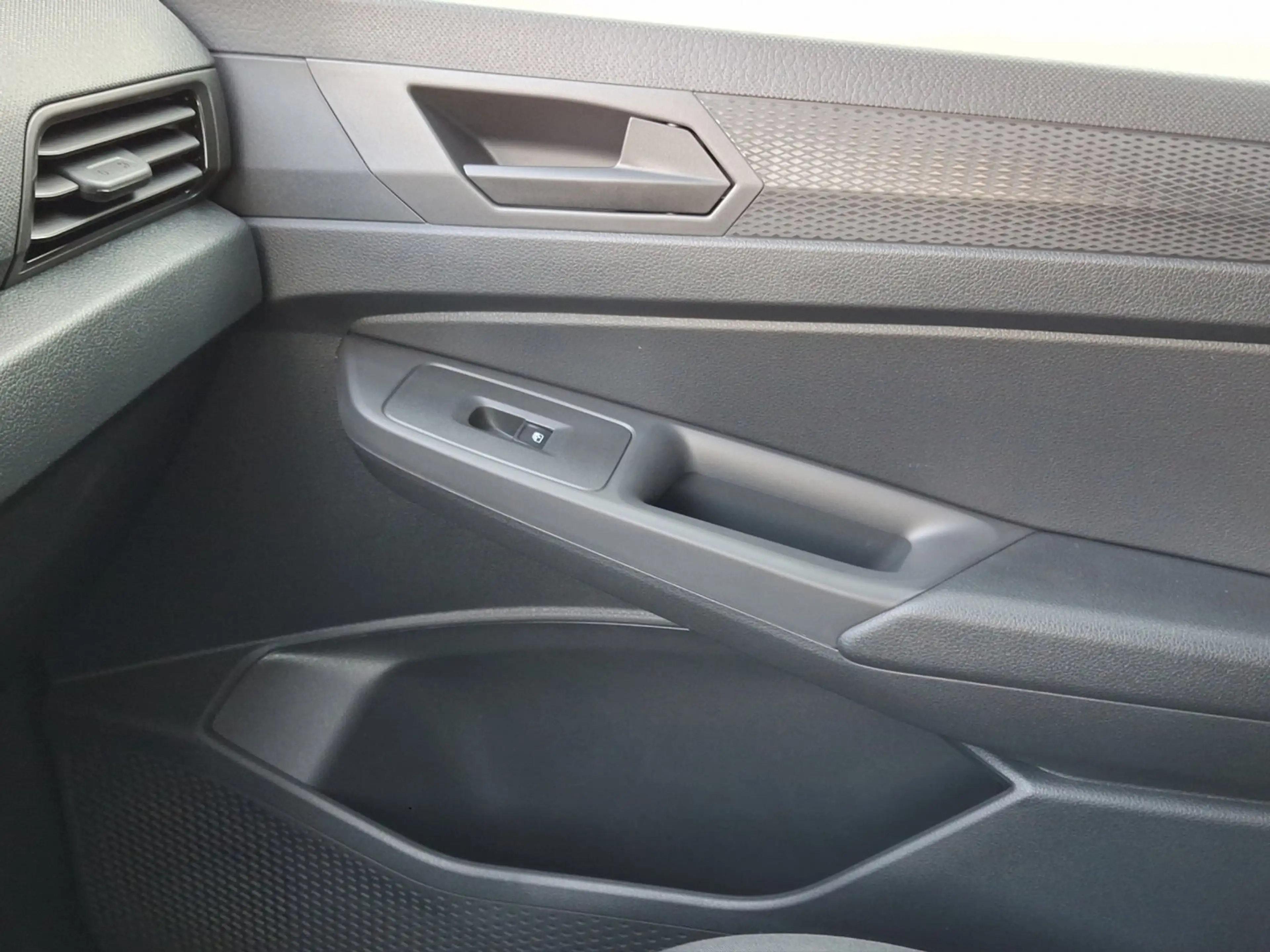 Volkswagen Caddy Cargo Maxi TDI 4MOTION — photo 14
