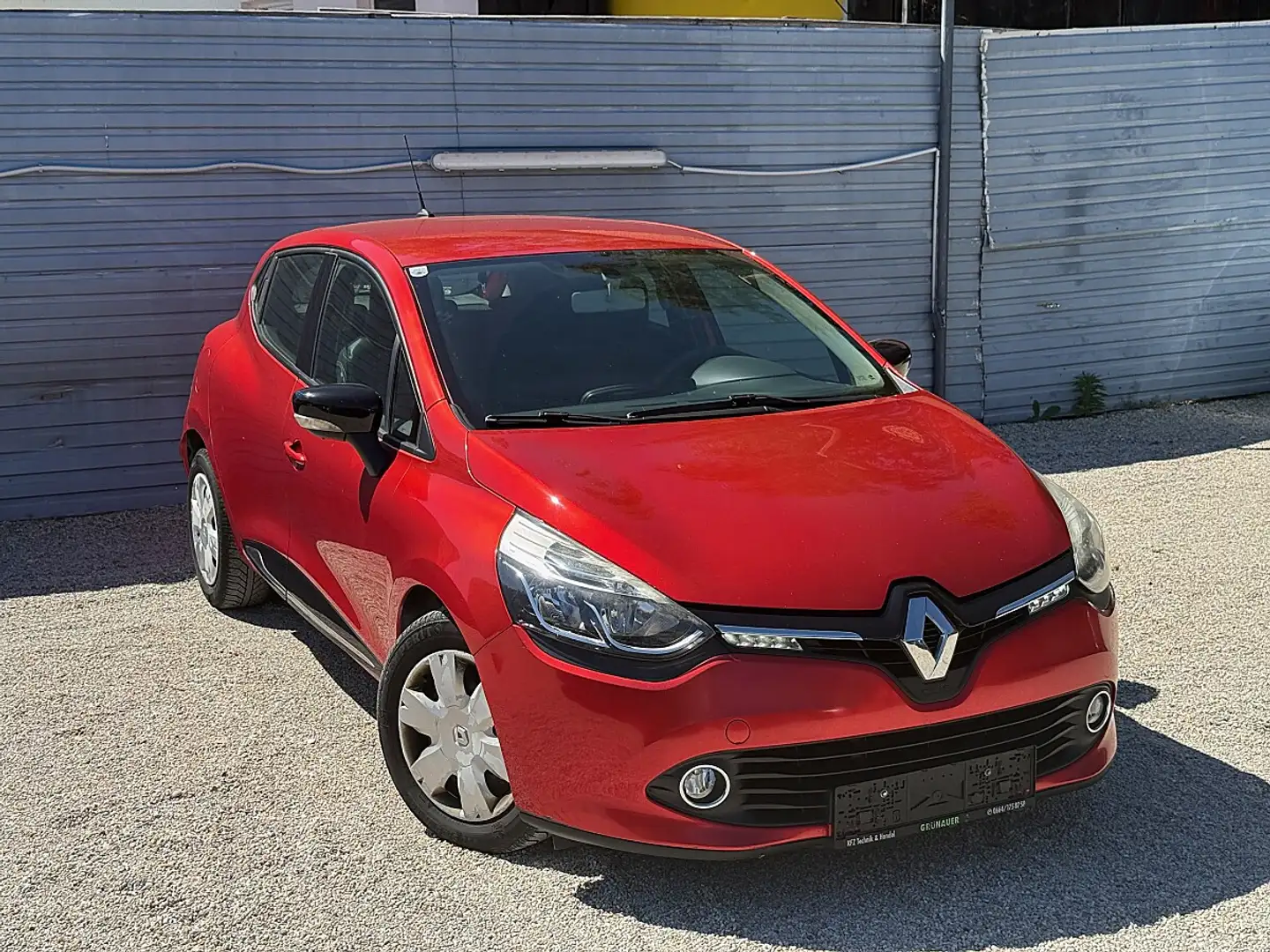 Renault Clio Expression 1,2 16V 75 Rot - 1