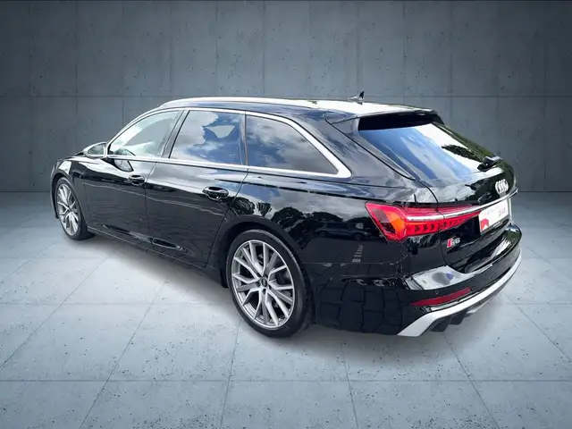 Audi S6 view 4