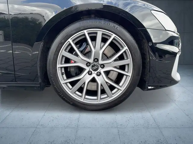 Audi S6 view 8