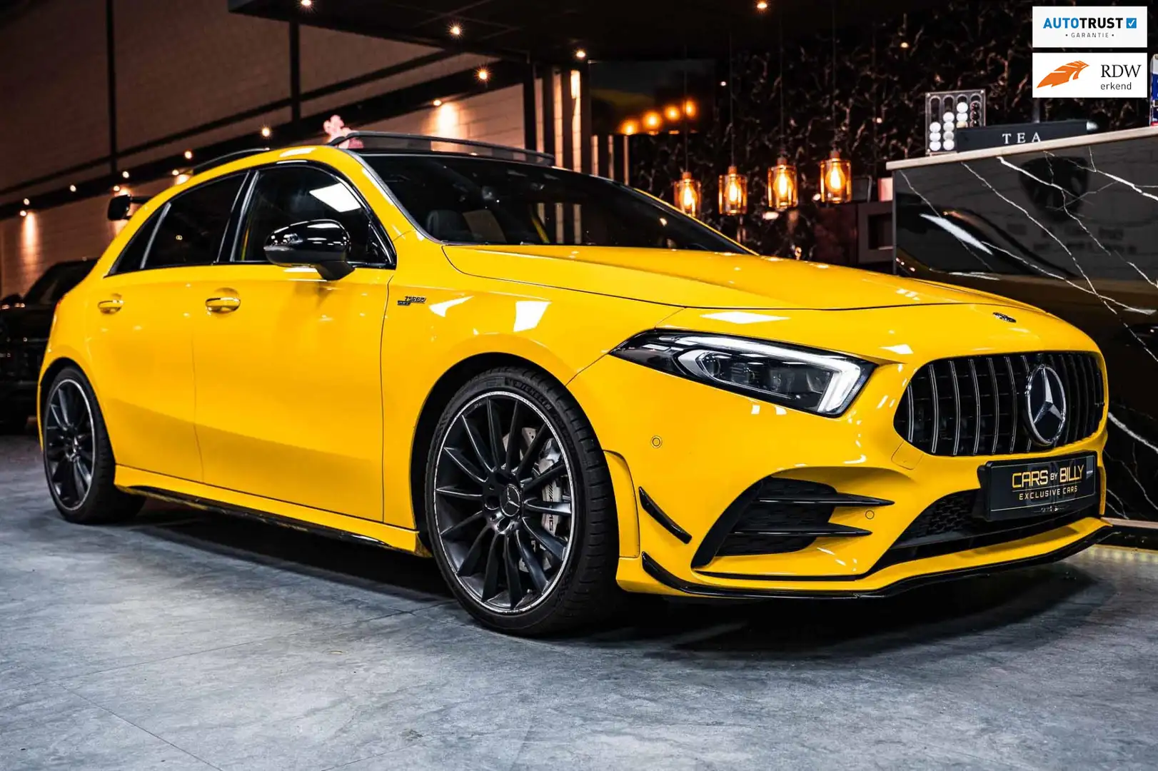 Mercedes-Benz A 35 AMG 4MATIC PANO|SCHAAL|AERO|FULL Geel - 1