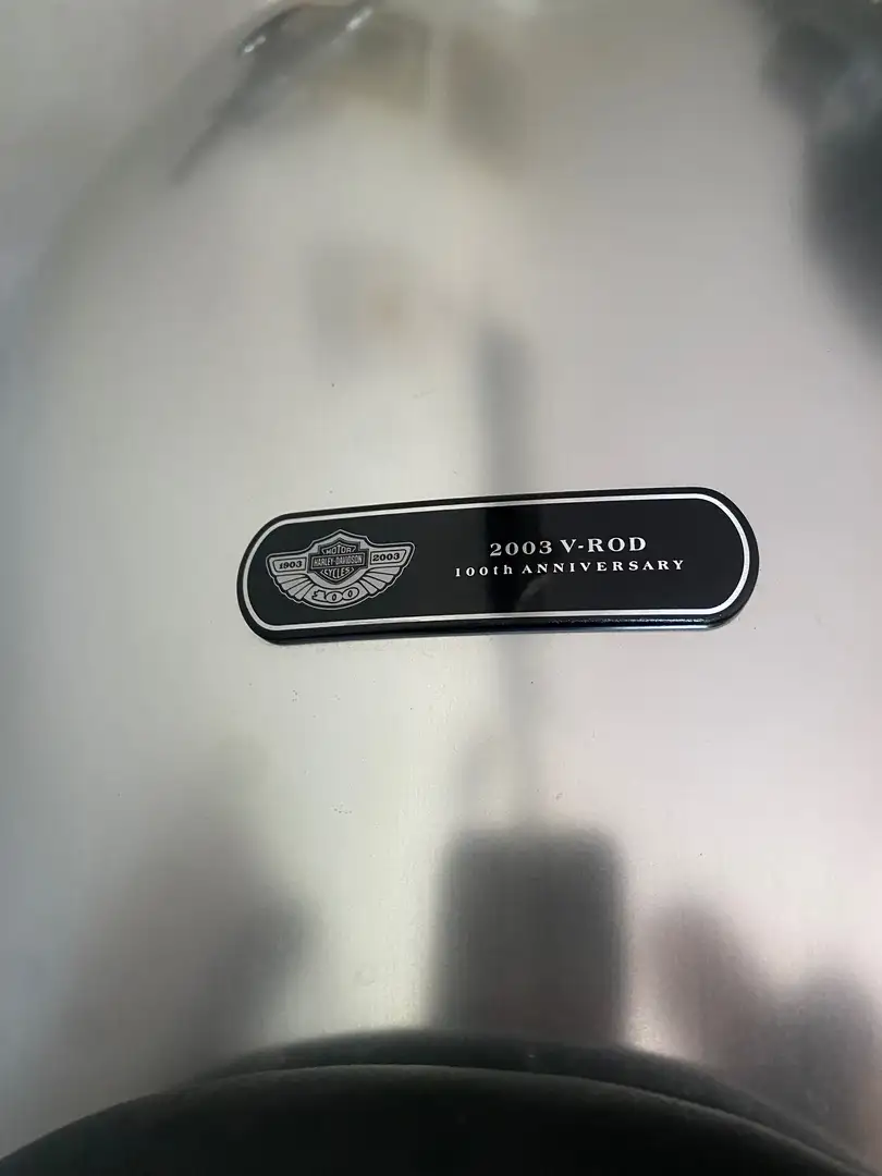 Harley-Davidson V-Rod Centenario Argento - 2