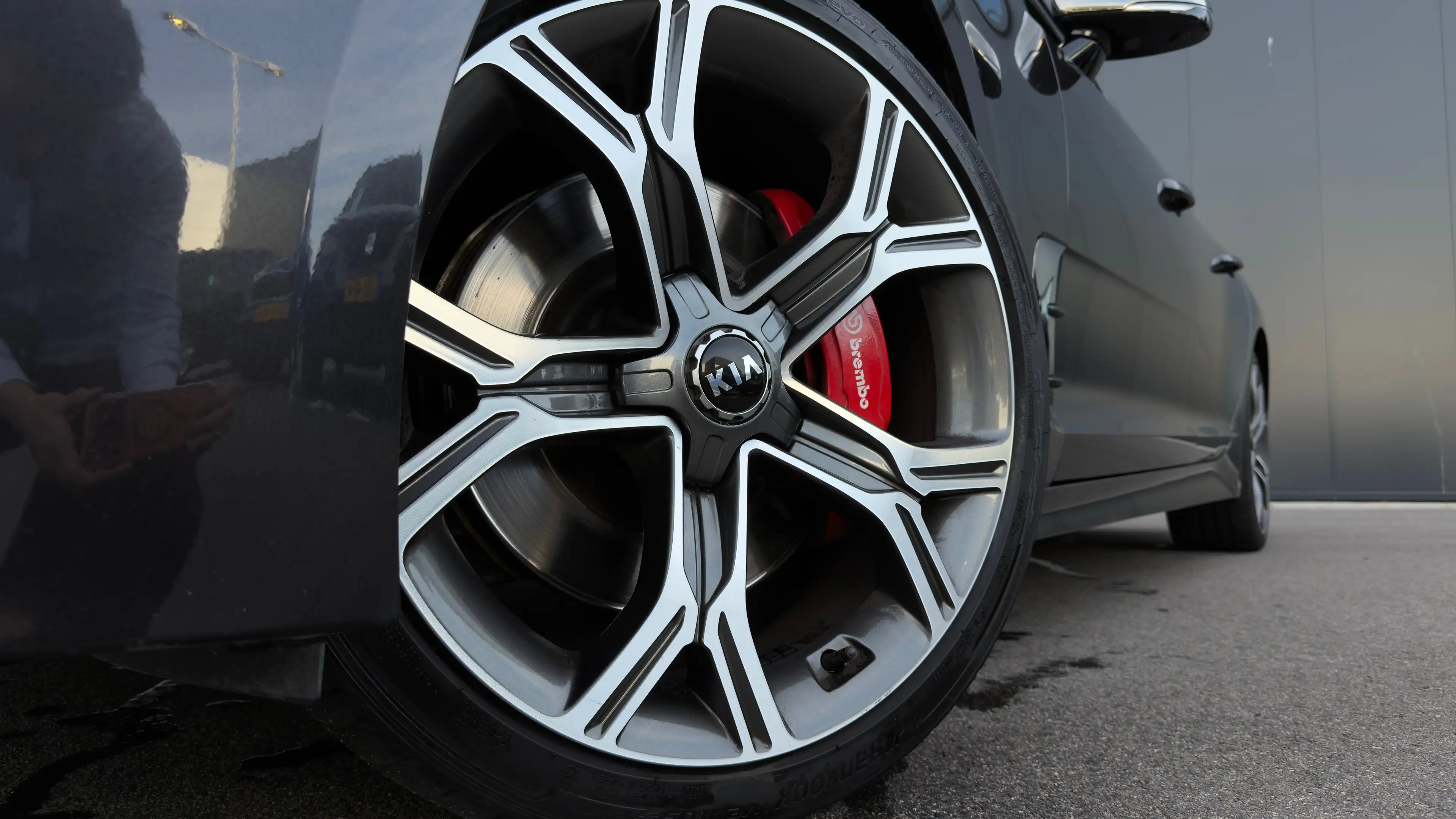 Kia Stinger GT 3.3 V6 370pk T-GDI AWD | 360 Camera | Lederen B — photo 30
