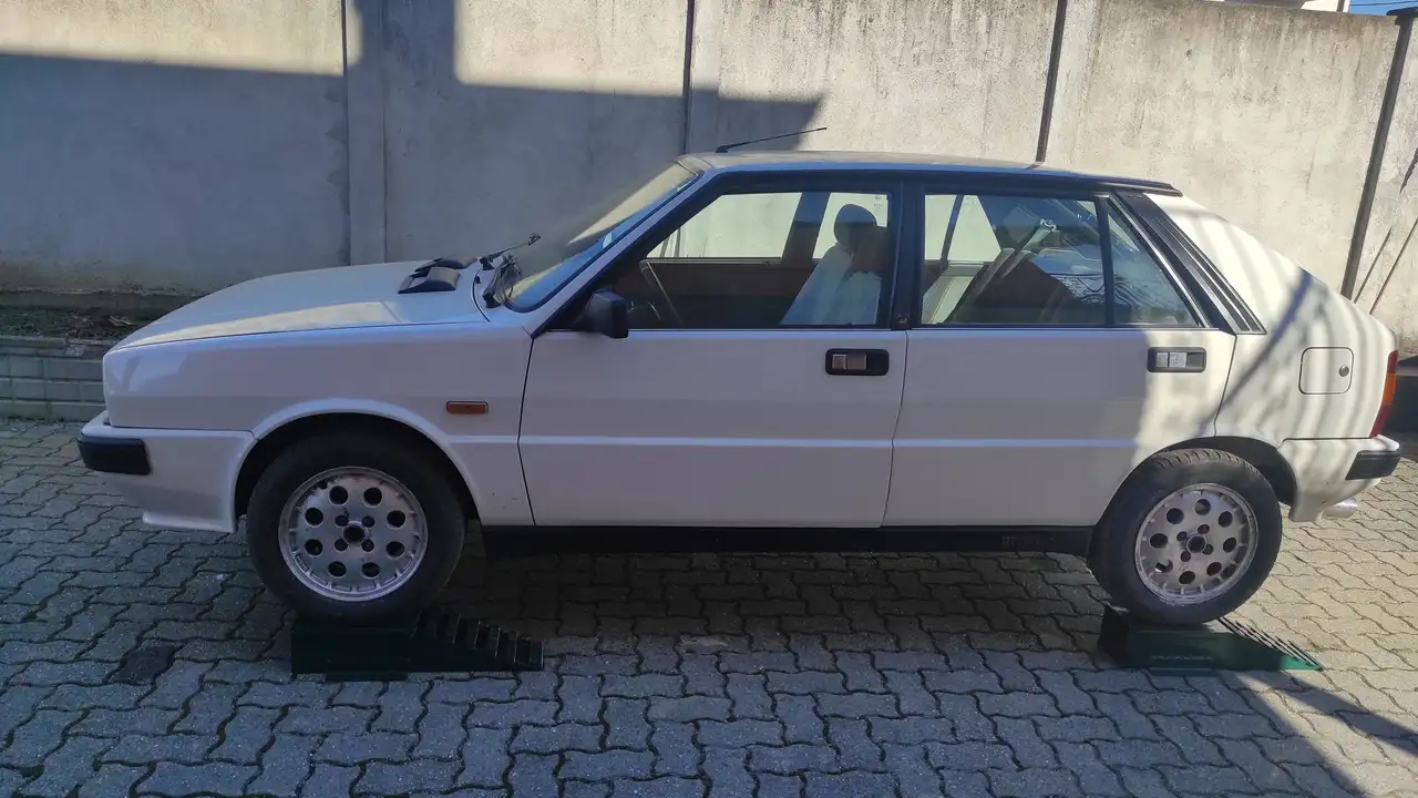 Lancia Delta 2.0 ie Turbo HF 4wd, foto 2
