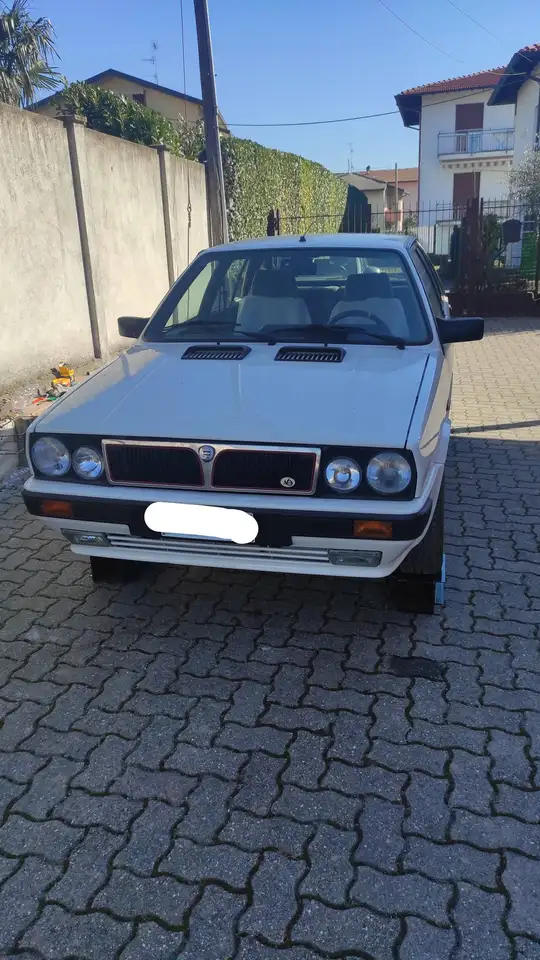 Lancia Delta 2.0 ie Turbo HF 4wd, foto 1