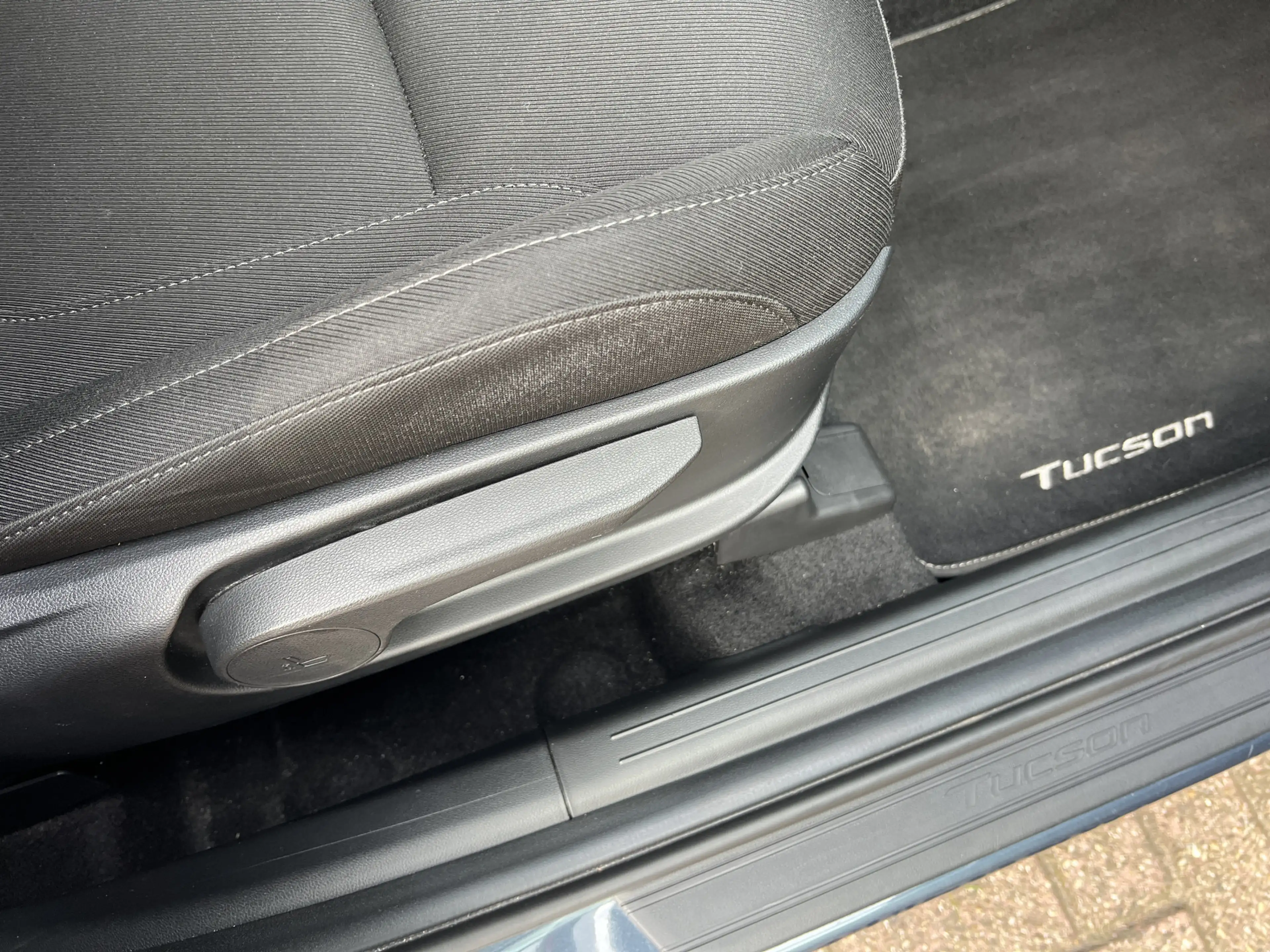 Hyundai TUCSON 1.6 T-GDI MHEV Comfort Smart | Carplay | Camera | — photo 32