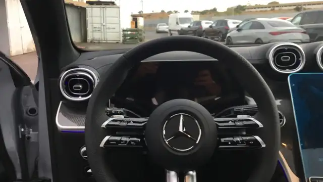 Mercedes-Benz GLC view 12