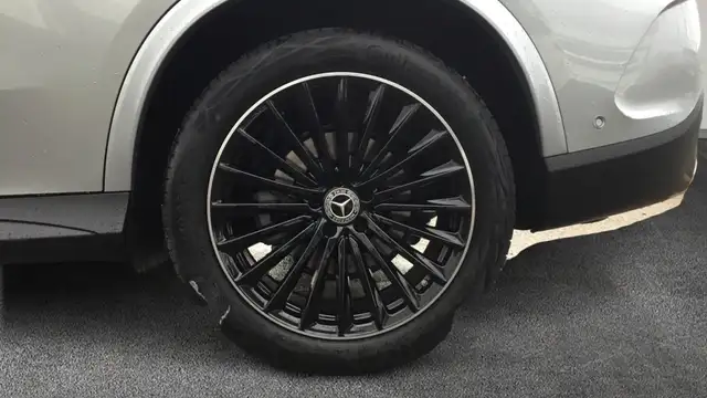 Mercedes-Benz GLC view 5