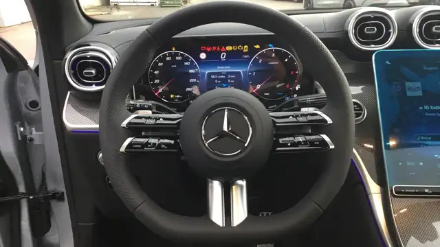 Mercedes-Benz GLC view 9