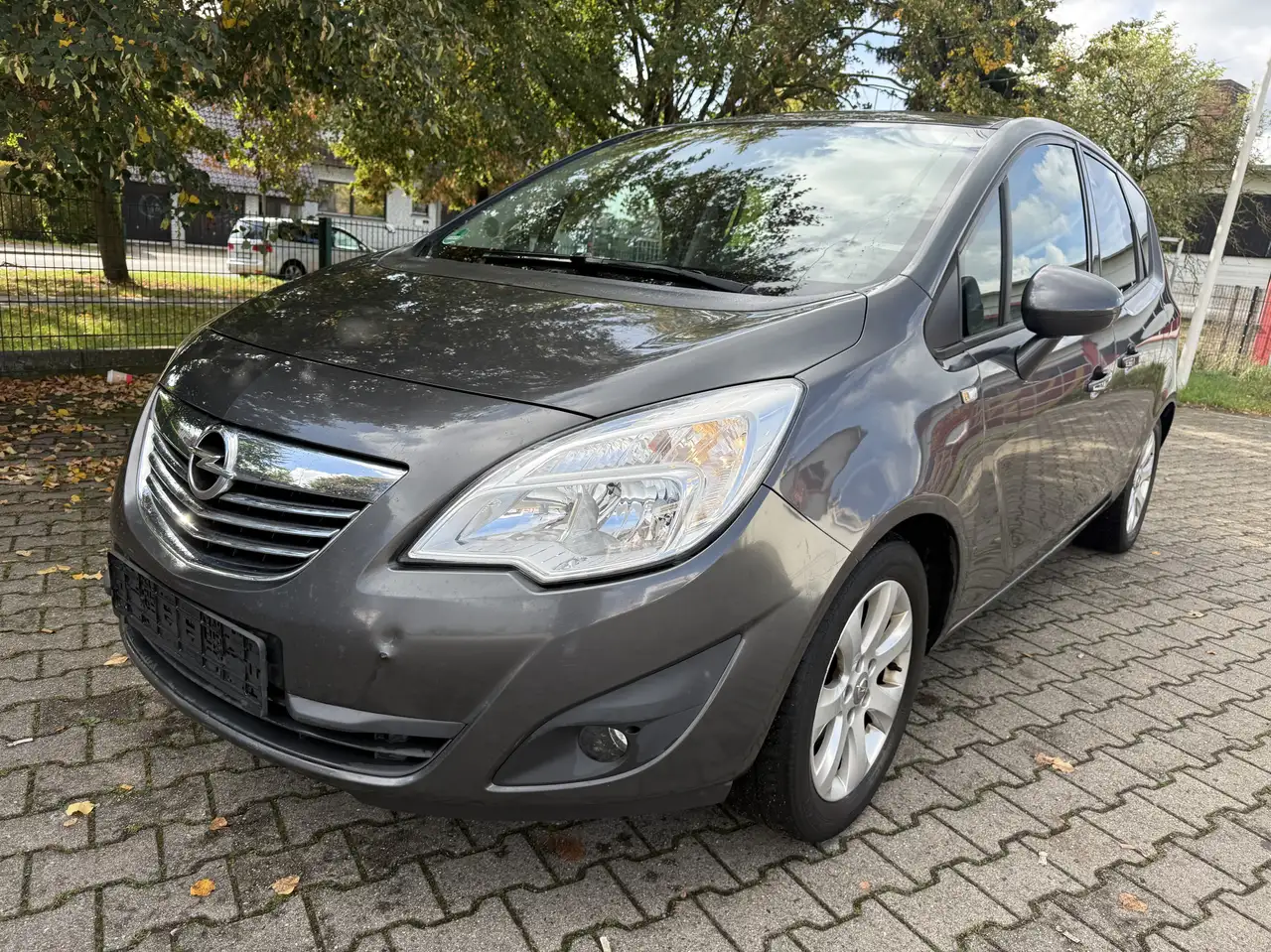 Opel Meriva 1.4 ecoflex Selection Tüv : 10.2028 / AHK — photo 1 of 9