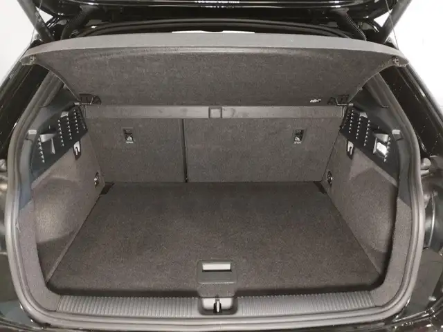 Audi Q2 view 10