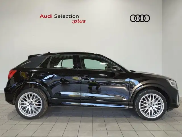 Audi Q2 view 3