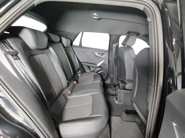 Audi Q2 view 8
