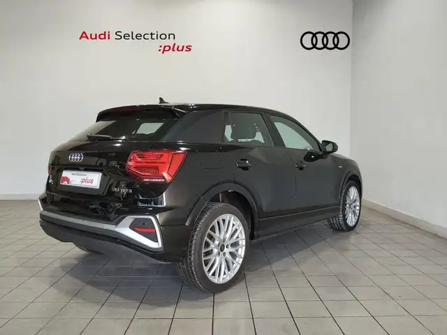 Audi Q2 view 4