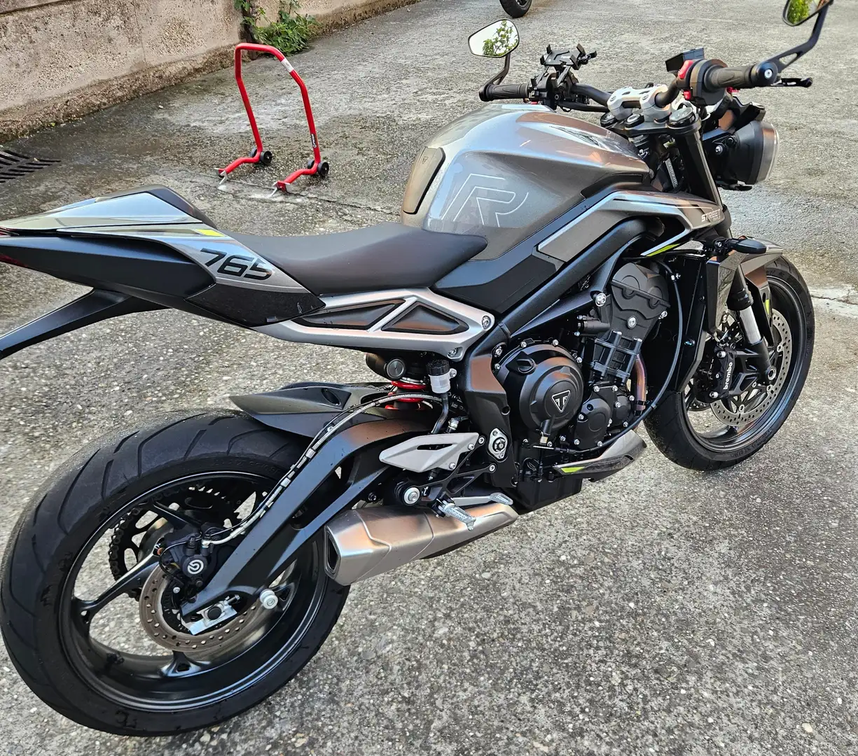 Triumph Street Triple 765 R (2023-2025) Szary - 1