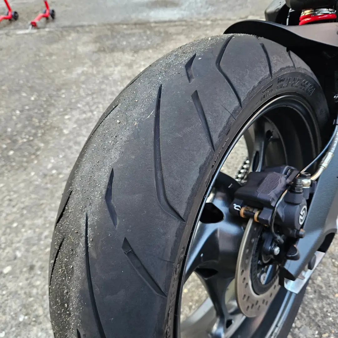 Triumph Street Triple 765 R (2023-2025) Szary - 2