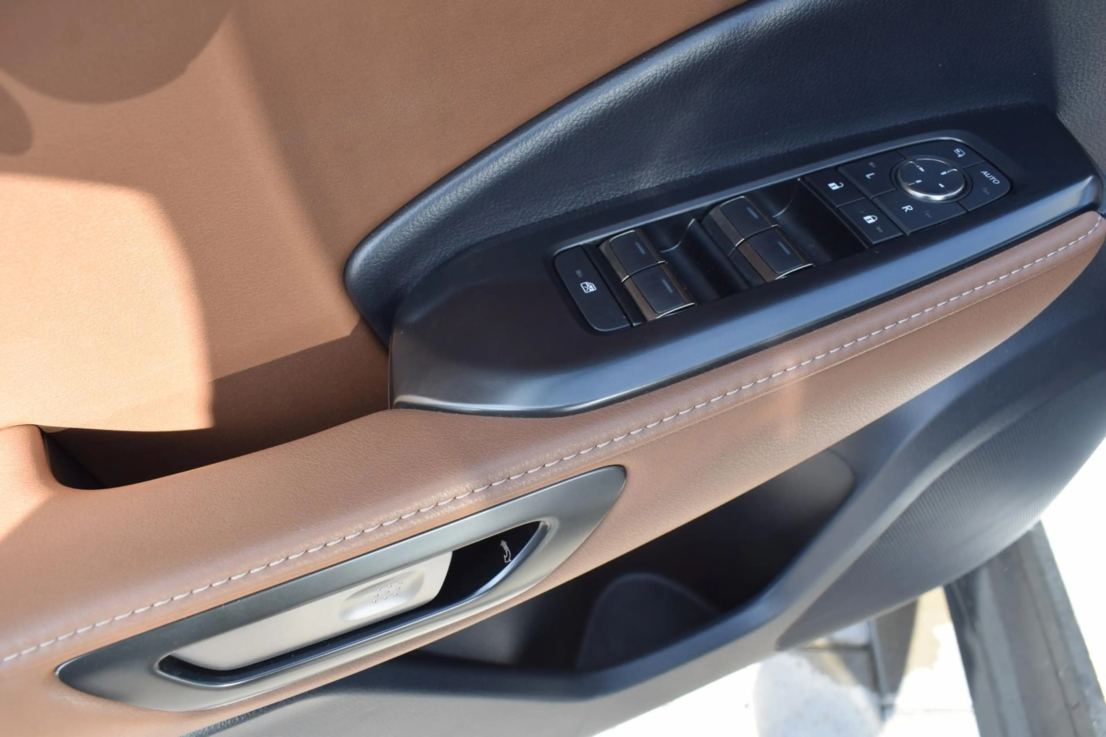 Lexus LBX FWD Relax — photo 14