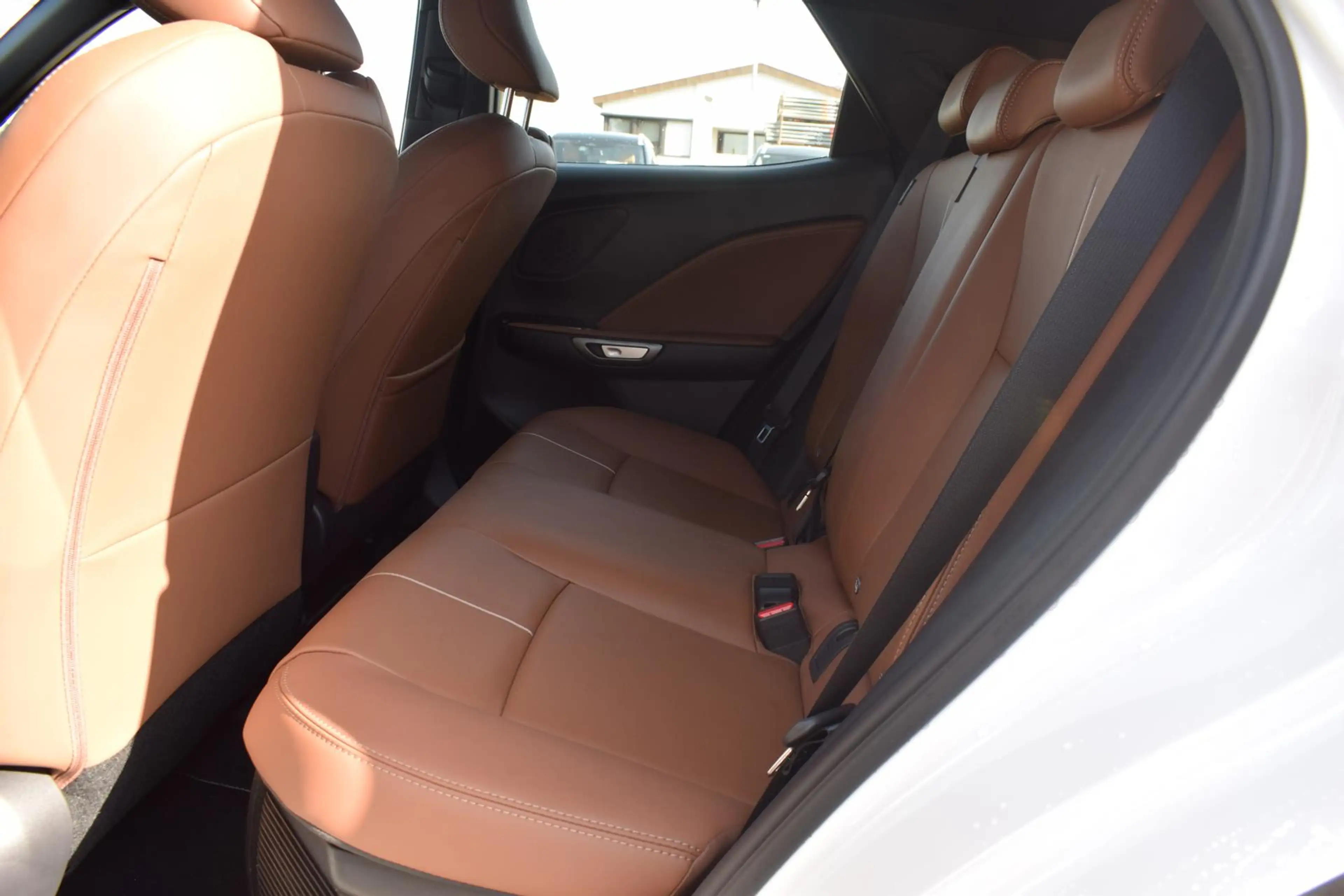 Lexus LBX FWD Relax — photo 13