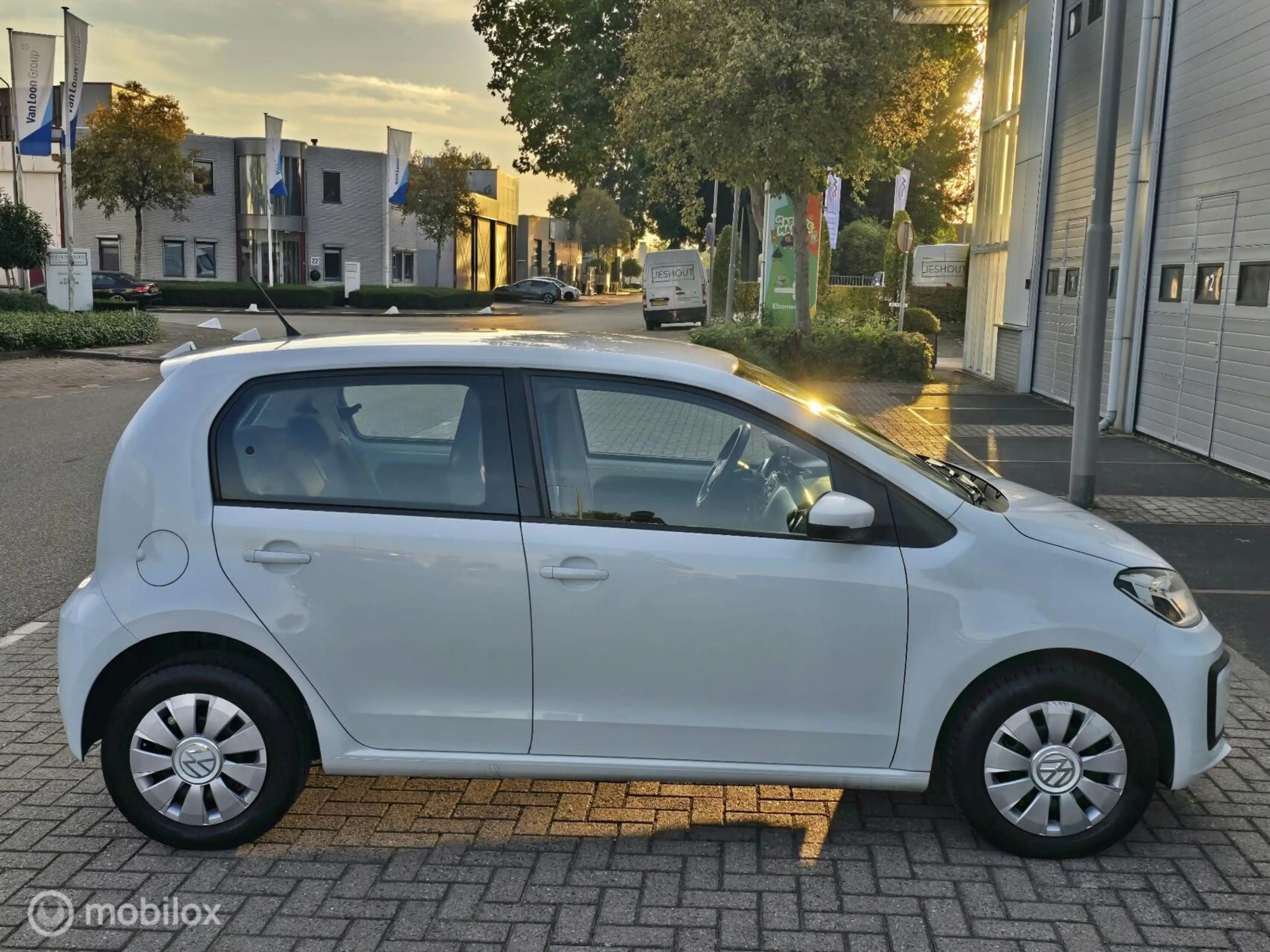 Volkswagen up! 1.0 BMT high up! — photo 9