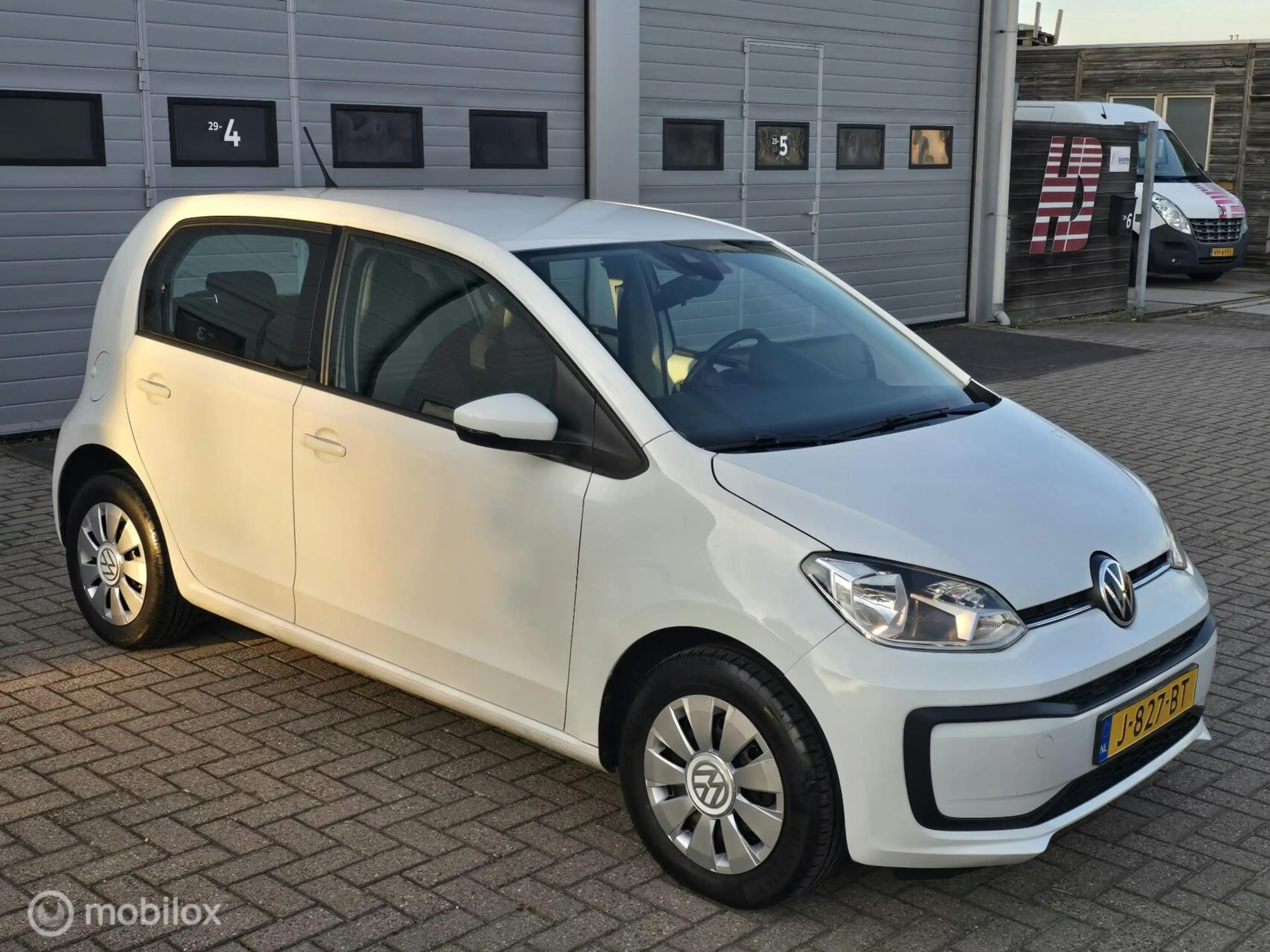 Volkswagen up! 1.0 BMT high up! — photo 2