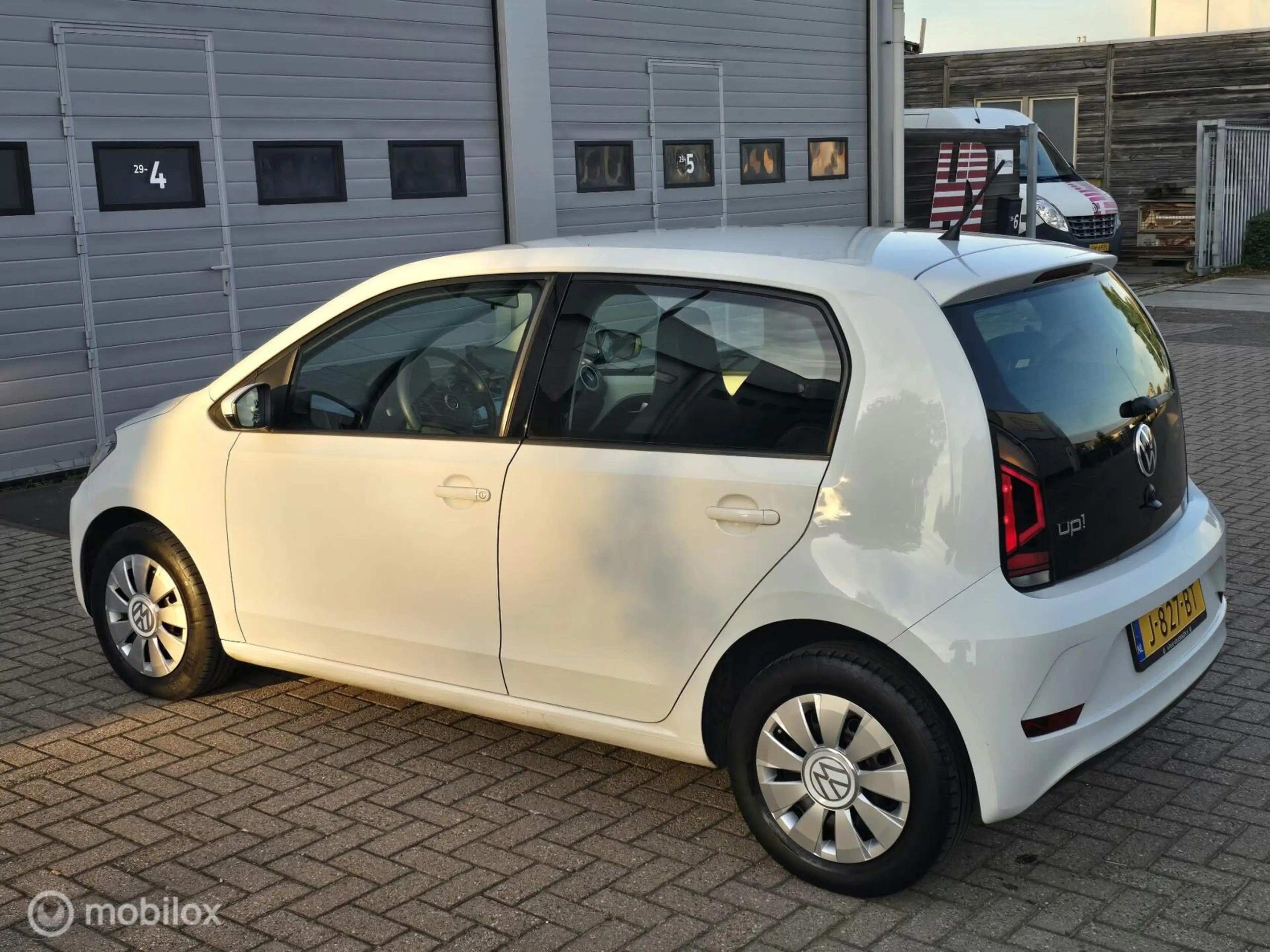 Volkswagen up! 1.0 BMT high up! — photo 5